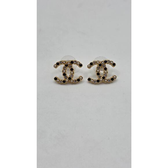 Chanel 2020 Faux Pearl Strass Interlocking CC Stud Earrings - Picture 3 of 11